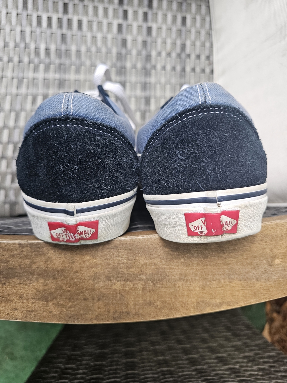 🚨SALE🚨Vans Classic Old Skool Sneakers in Navy Colorway with White Stripe - Picture 5 of 8